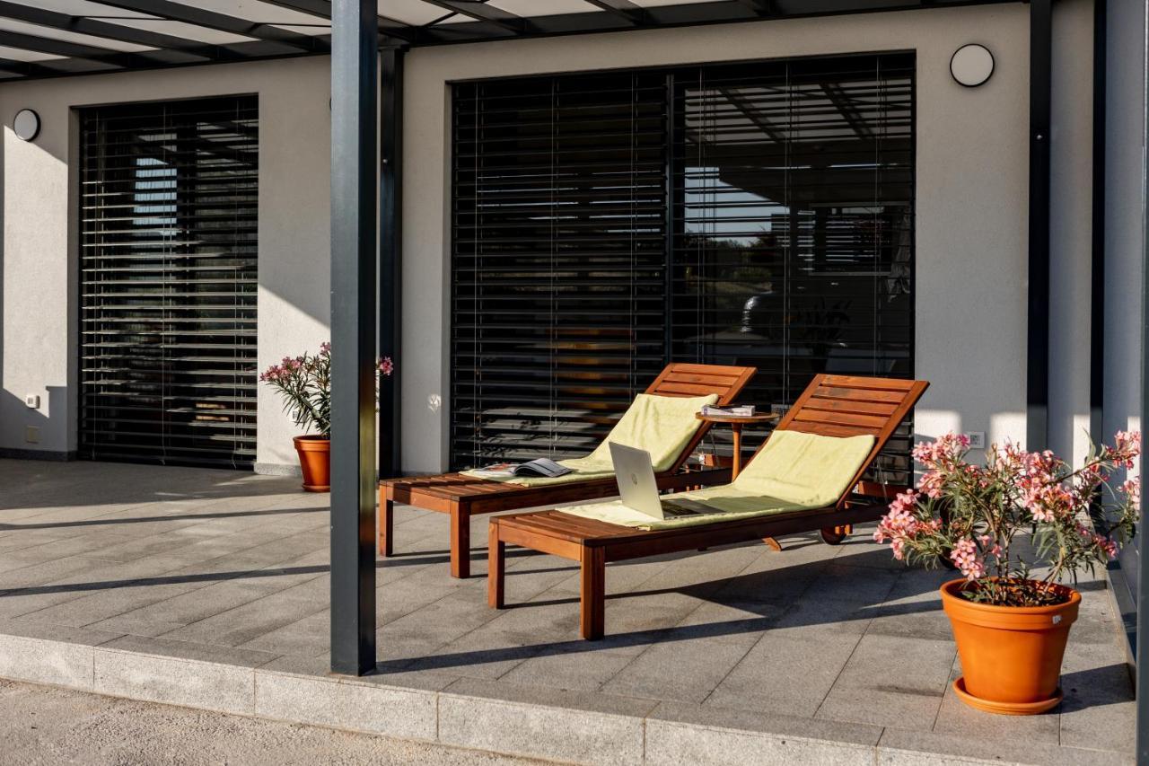 Sunny Hill Apartamento Vremski Britof Exterior foto